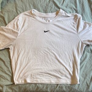 Nike Cropped Women's White Short Sleeve Tee